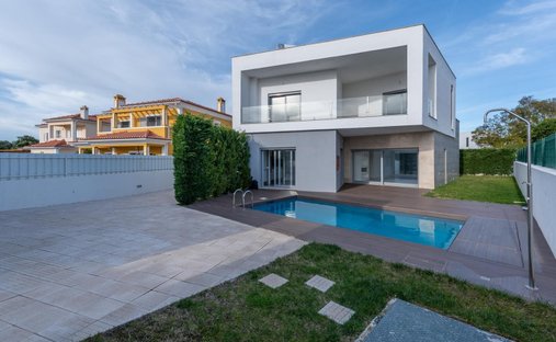 Villa in Azeitao (Sao Lourenco e Sao Simao), Setubal, Portugal 1