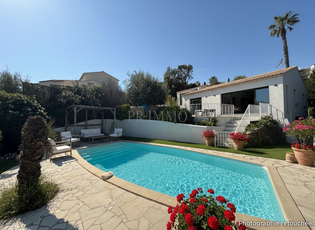 Villa in Les Issambres, Roquebrune-sur-Argens, France 1 - 16469461