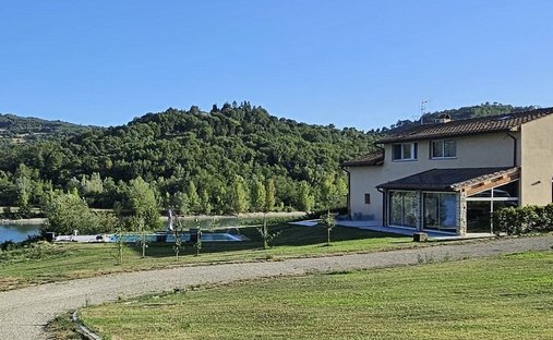 Villa in Barberino di Mugello, Tuscany, Italy 1