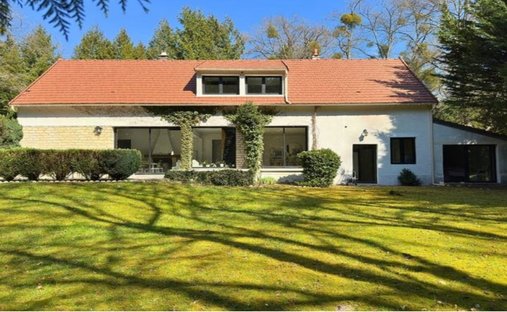 House in Ouest, Lamorlaye, France 1