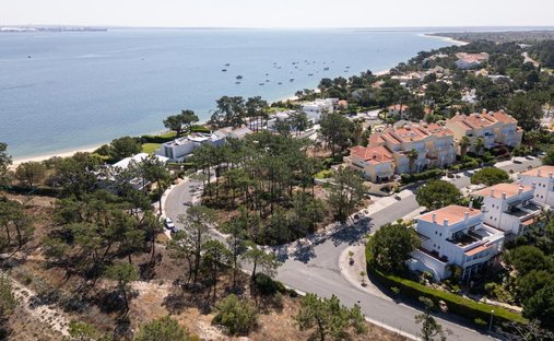 Villa in Carvalhal, Setubal, Portugal 1