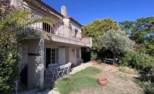 Villa a Brusquet-Retenaou-Devens, Vallauris, Francia 1