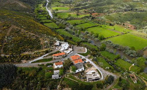 Country House in Barco e Coutada, Castelo Branco District, Portugal 1