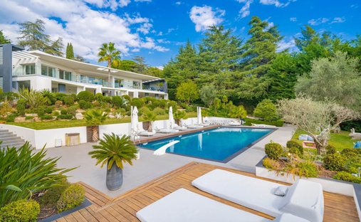 Villa in Bois Fleuri-Chevre d'Or-Saint Philippe, Biot, France 1