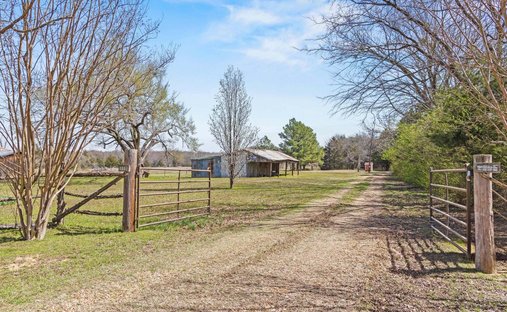 House in Ivanhoe, Texas, United States 1