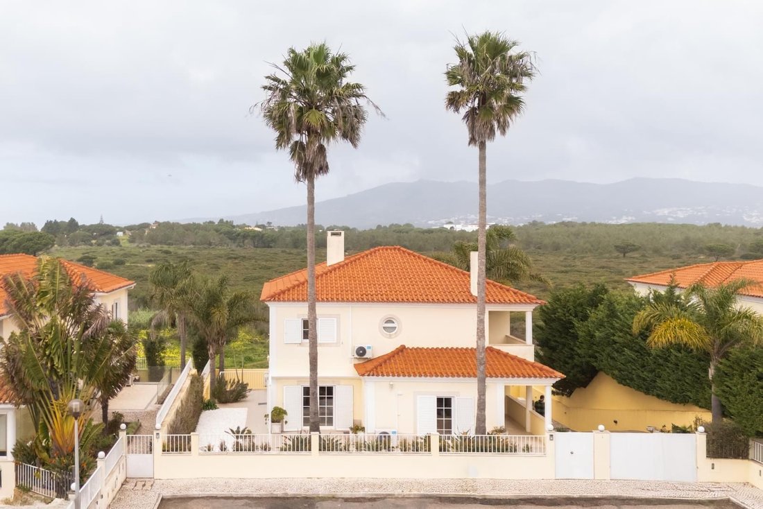Villa in Cascais e Estoril, Lisbon, Portugal 1 - 16466357