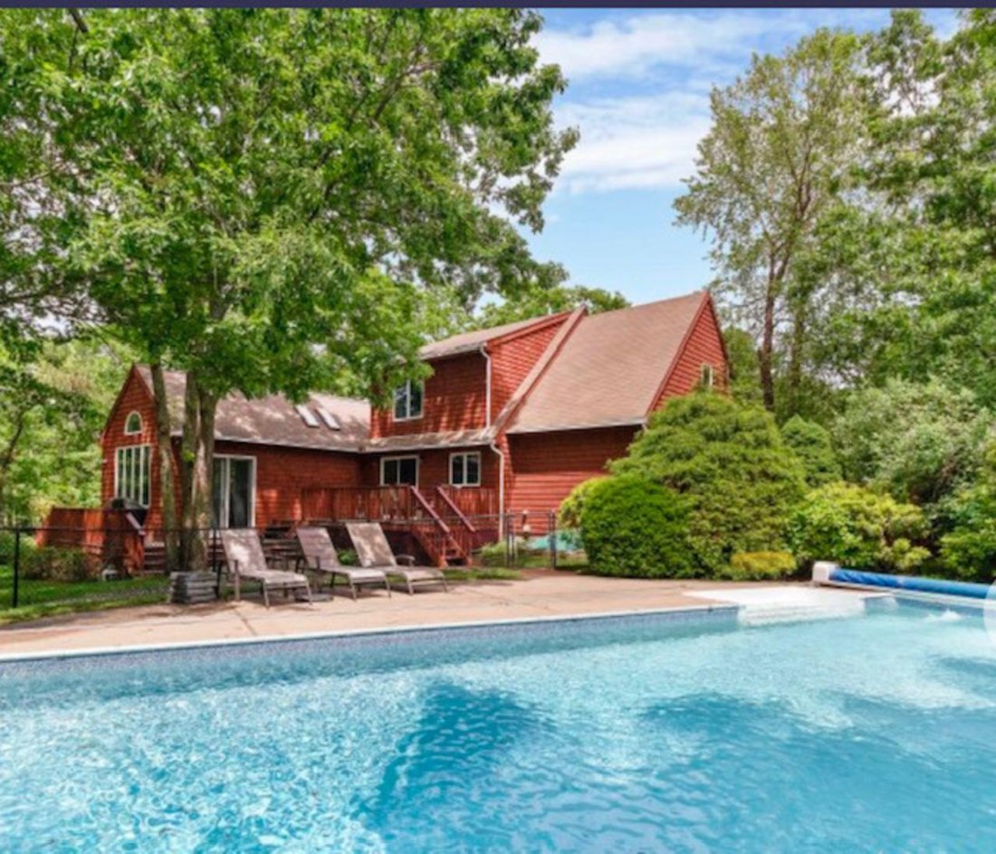 Hampton Bays, New York, United States 1 - 15877839