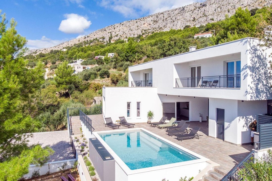 Villa in Jesenice, Split-Dalmatia County, Croatia 4 - 16470016