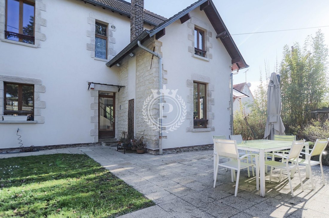 House in Beauchamp, Ile-de-France, France 2 - 16468001