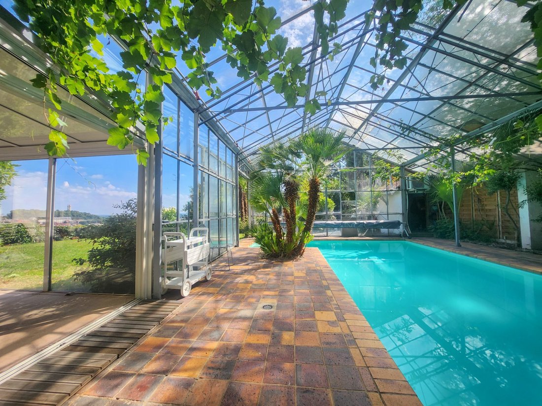 Villa in Montlhery, Ile-de-France, France 1 - 16467848