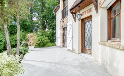 Castle for Sale in Saint-Leu-la-Forêt, Île-de-France, France