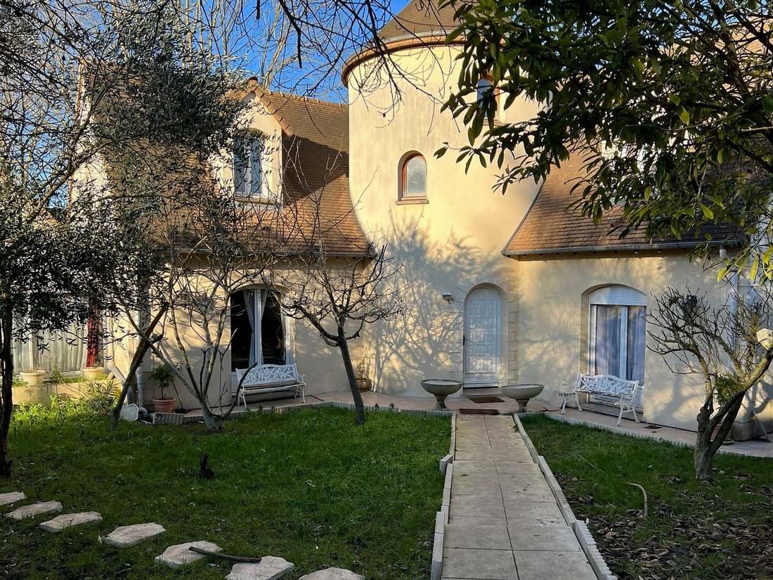 House in Bazemont, Ile-de-France, France 1 - 16468270