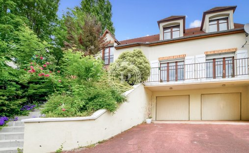 Castle for Sale in Saint-Leu-la-Forêt, Île-de-France, France