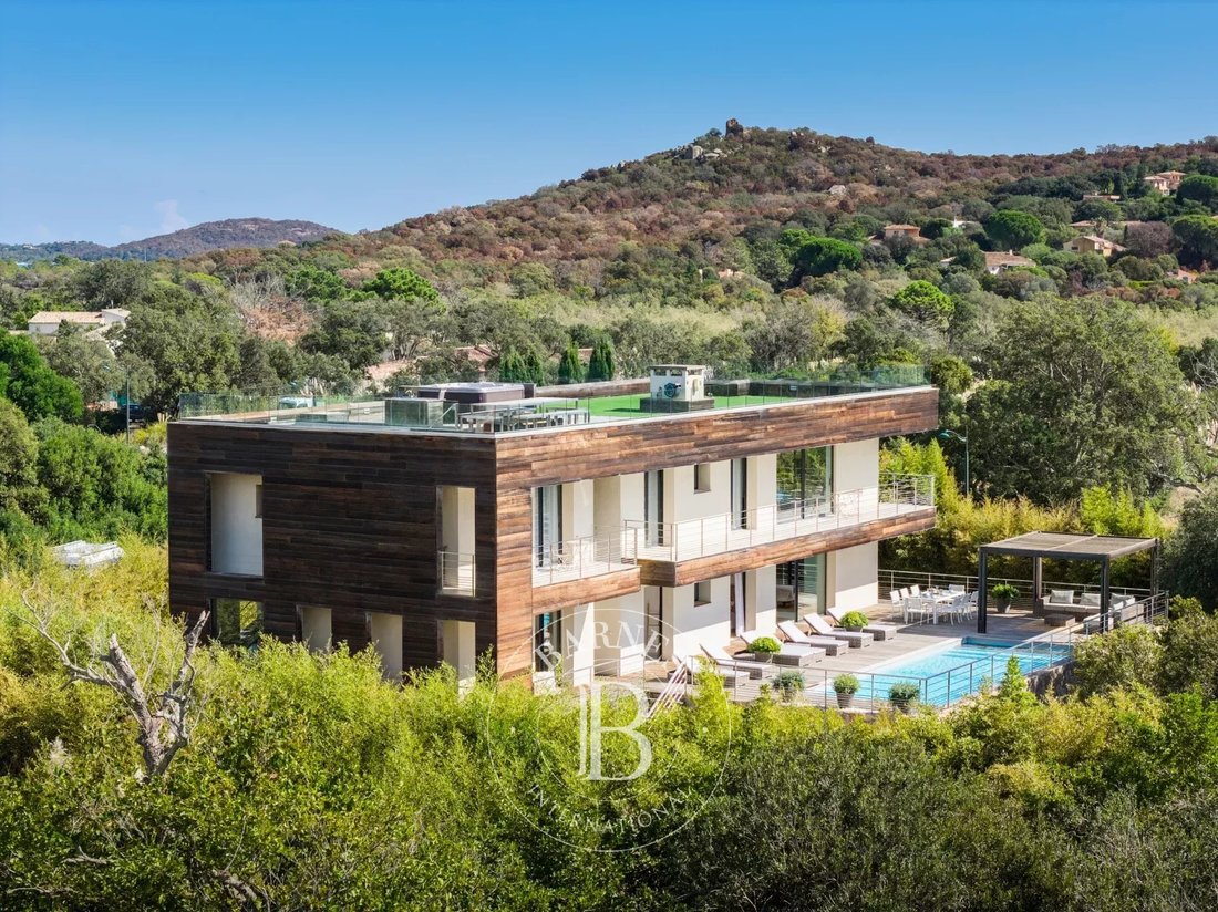Villa in Lecci, Corsica, France 2 - 12952628