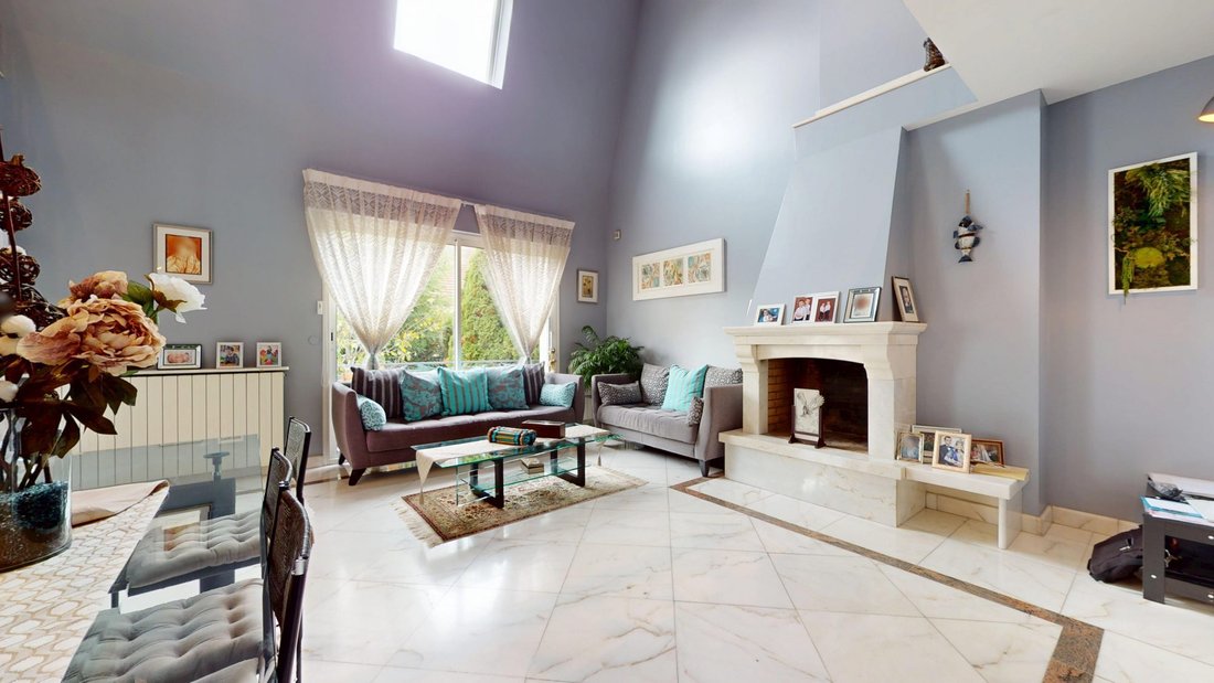House in Ormesson-sur-Marne, Ile-de-France, France 1 - 16467076