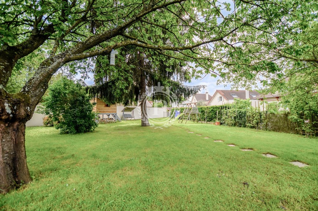 House in Piscop, Ile-de-France, France 3 - 16468268