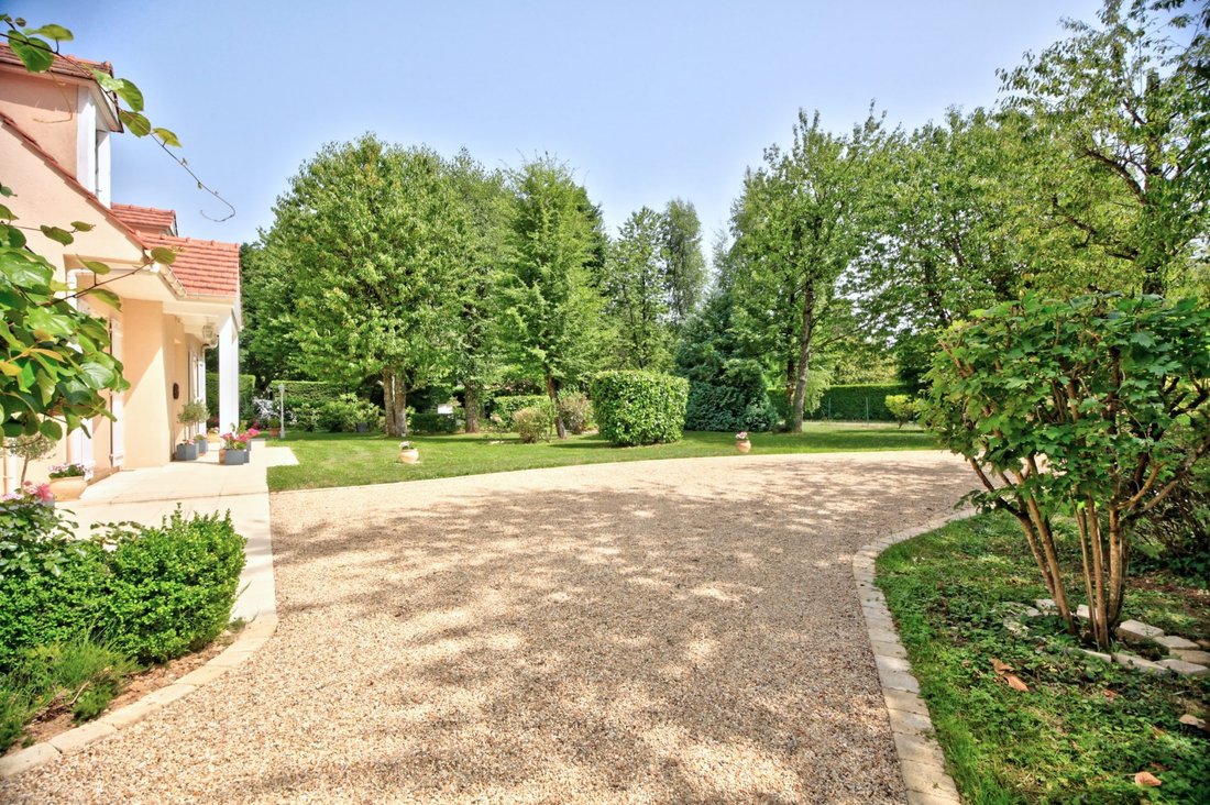 House in Les Alluets-le-Roi, Ile-de-France, France 5 - 16468471