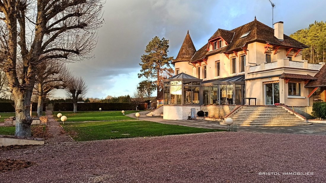 Castle in Houdan, Ile-de-France, France 1 - 16468126