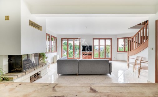 Castle for Sale in Saint-Leu-la-Forêt, Île-de-France, France