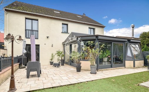 House in Montigny-les-Cormeilles, Ile-de-France, France 1