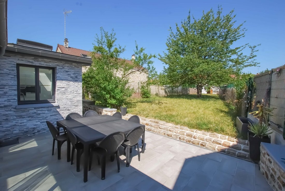 House in Boissy-sous-Saint-Yon, Ile-de-France, France 2 - 16468355