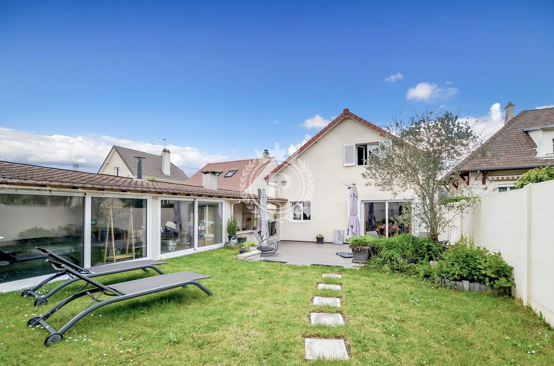 House in Piscop, Ile-de-France, France 4 - 16468268