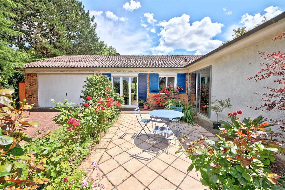House in Centre Ville, Plaisir, France 1 - 16468142