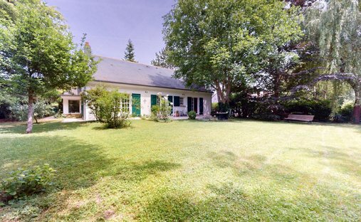 House in Vieux Village-Murs du Parc, Marolles-en-Brie, France 1