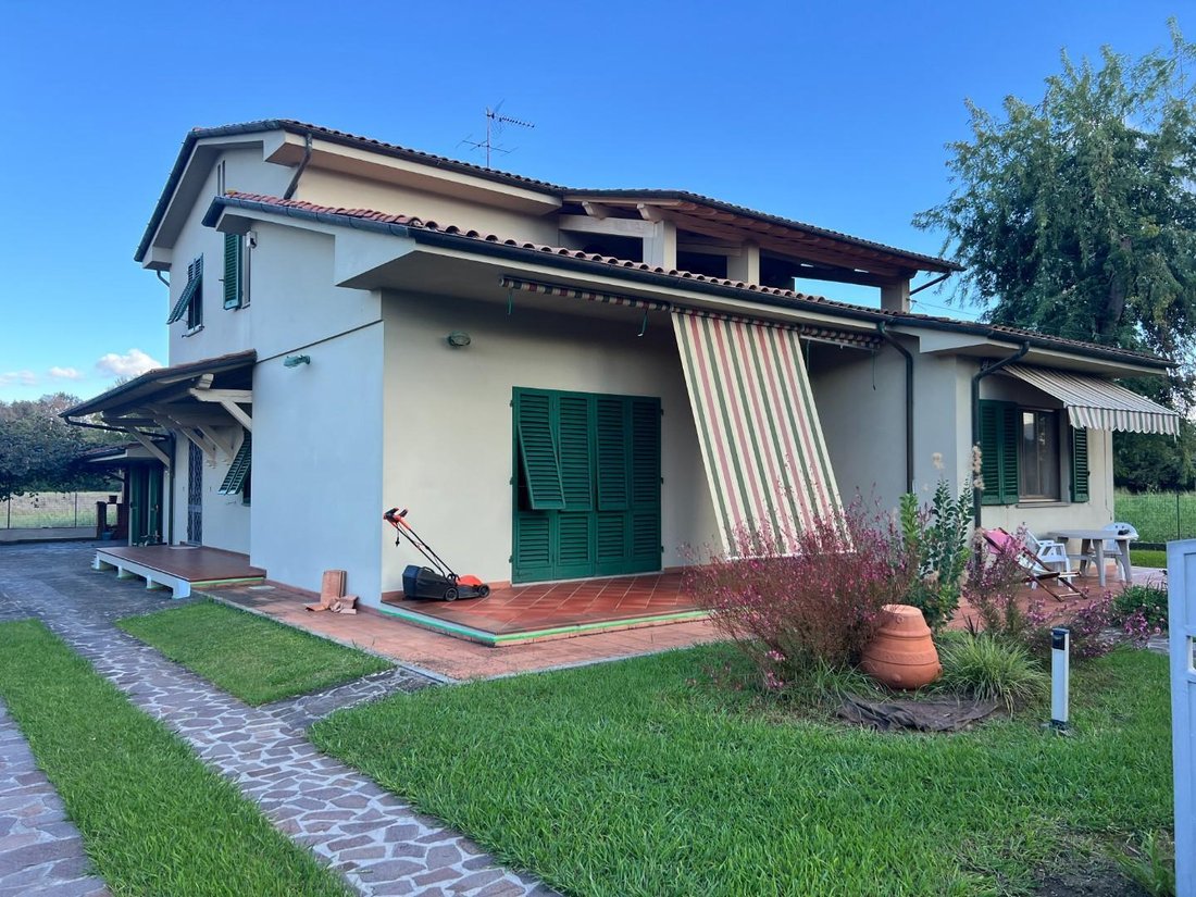 Villa in Lunata, Capannori, Tuscany 1 - 16049547