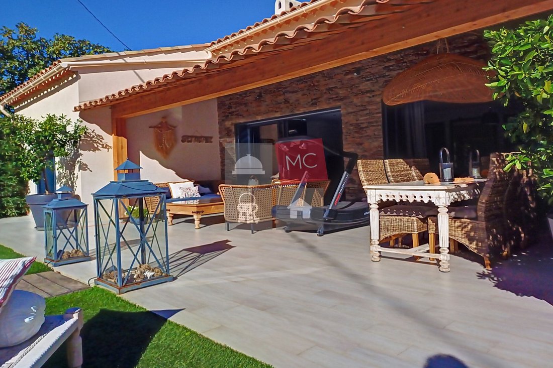 Villa in Le Plan-de-la-Tour, Provence-Alpes-Côte d'Azur, France 2 - 13505374