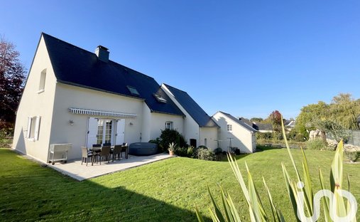 Castle for Sale in Treillières, Pays de la Loire, France