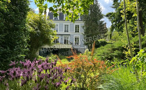 House in Fontainebleau, Ile-de-France, France 1