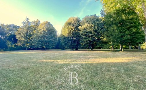 Spacious Property With Separate Guest Lodgings In Wooded Park Of 19 Acres, 15 Km From Blois.