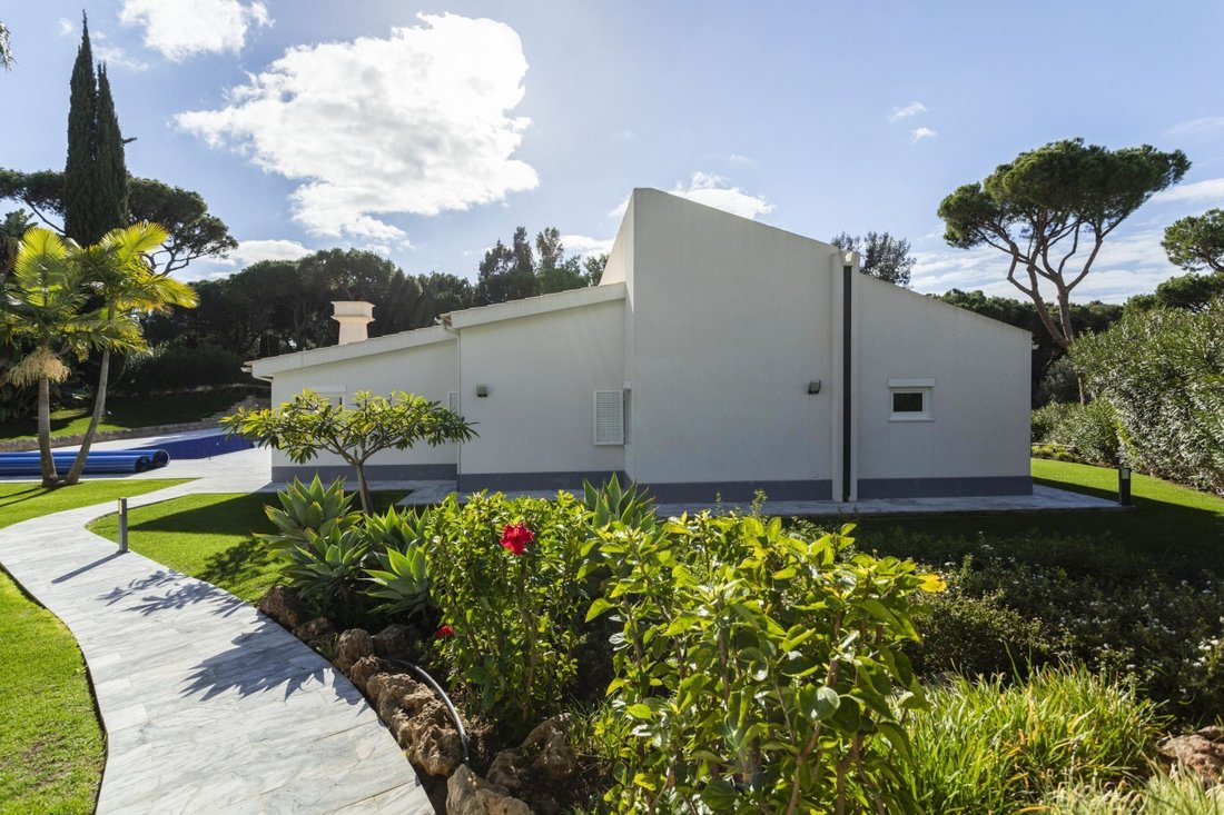 House in Vilamoura, Quarteira, Algarve 2 - 16470437