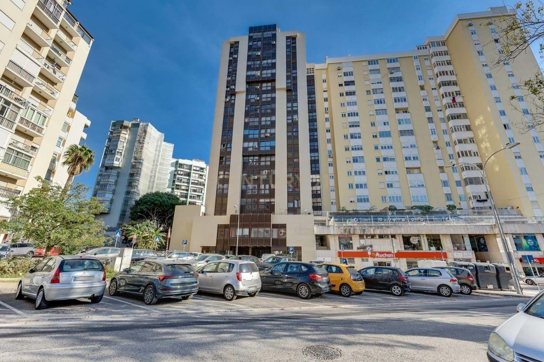 Apartment in Alges, Linda-a-Velha e Cruz Quebrada-Dafundo, Lisbon, Portugal 1 - 16470064