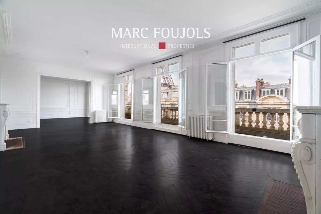 Apartment in Gros Caillou, Paris 7e Arrondissement, Paris 2 - 16466792