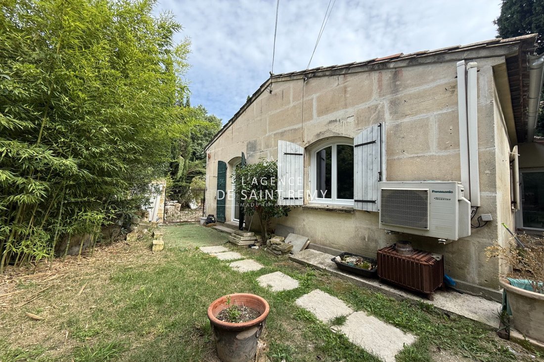 Villa in Les Baux-de-Provence, Provence-Alpes-Côte d'Azur, France 3 - 16461640