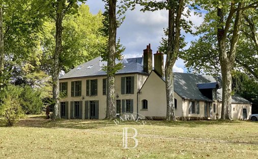 Spacious Property With Separate Guest Lodgings In Wooded Park Of 19 Acres, 15 Km From Blois.