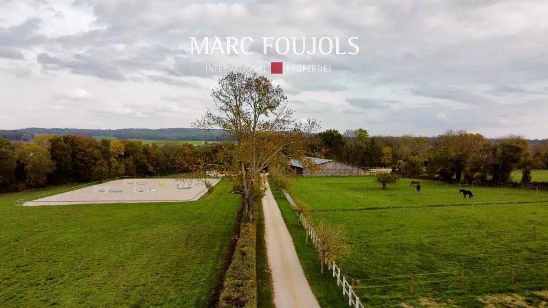 Estate in Chars, Ile-de-France, France 1 - 16466784