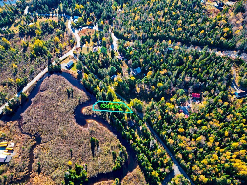Land in Sainte-Marguerite-du-Lac-Masson, Quebec, Canada 5 - 16470127