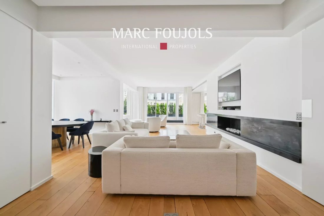 Apartment in Triangle d'Or, Paris 8e Arrondissement, Paris 4 - 16466789