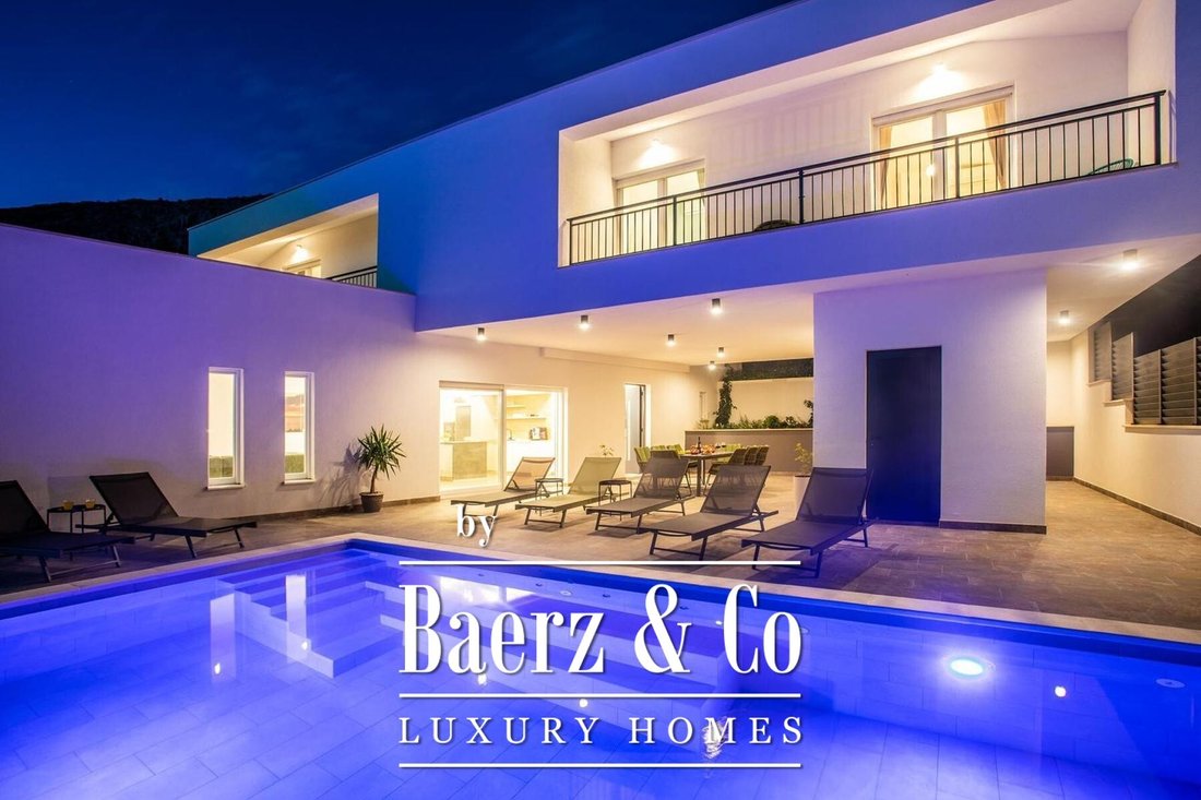 Villa in Jesenice, Split-Dalmatia County, Croatia 3 - 16470007