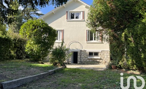 Castle for Sale in Saint-Leu-la-Forêt, Île-de-France, France