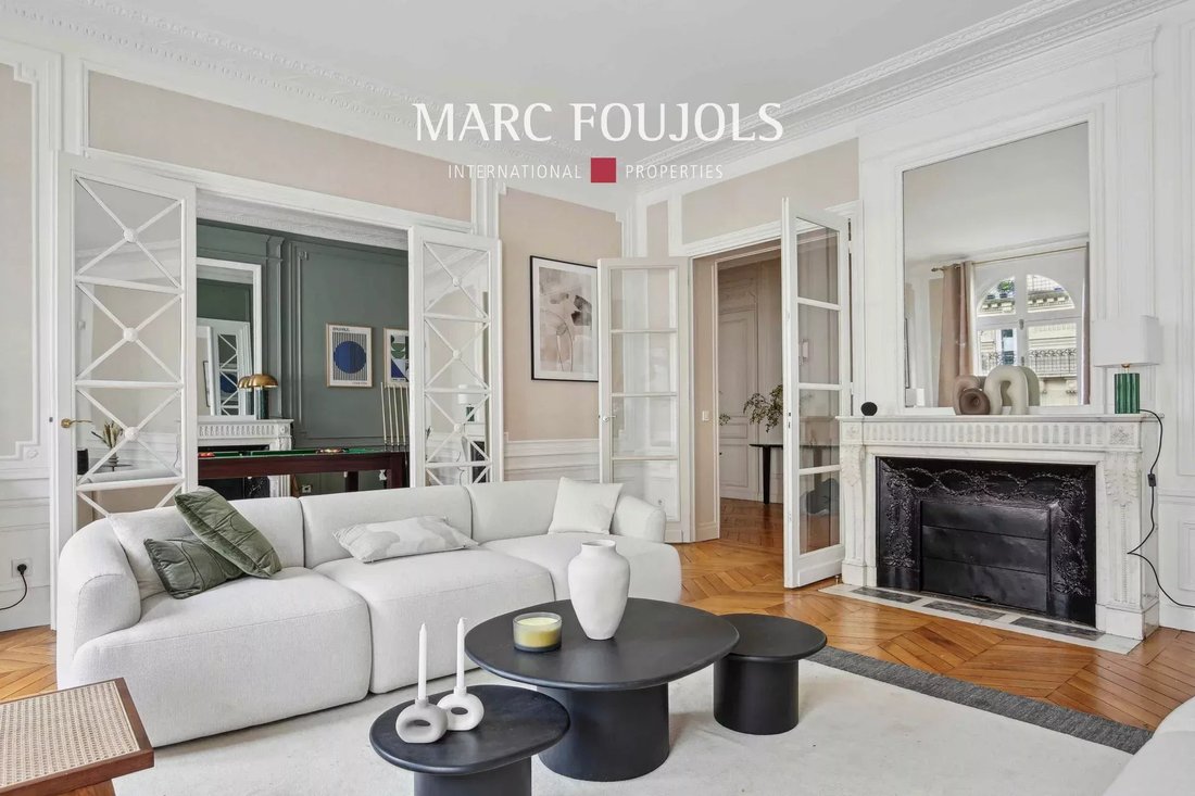 Apartment in Gros Caillou, Paris 7e Arrondissement, Paris 4 - 16466767