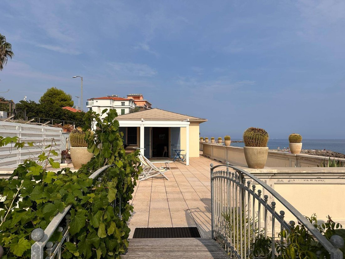 Villa in Riva Ligure, Liguria, Italy 1 - 16470175