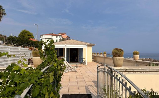 Villa a Riva Ligure, Liguria, Italia 1
