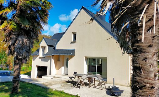 Castle for Sale in Guidel, Brittany, France