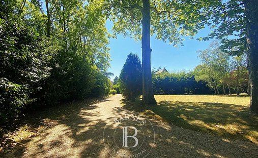 Spacious Property With Separate Guest Lodgings In Wooded Park Of 19 Acres, 15 Km From Blois.