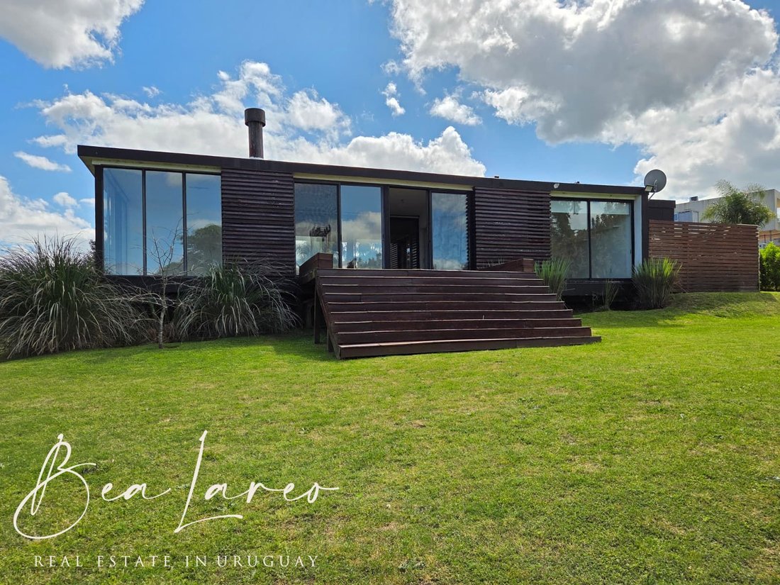 House in Lomas de Carrasco, Canelones Department, Uruguay 2 - 16471015