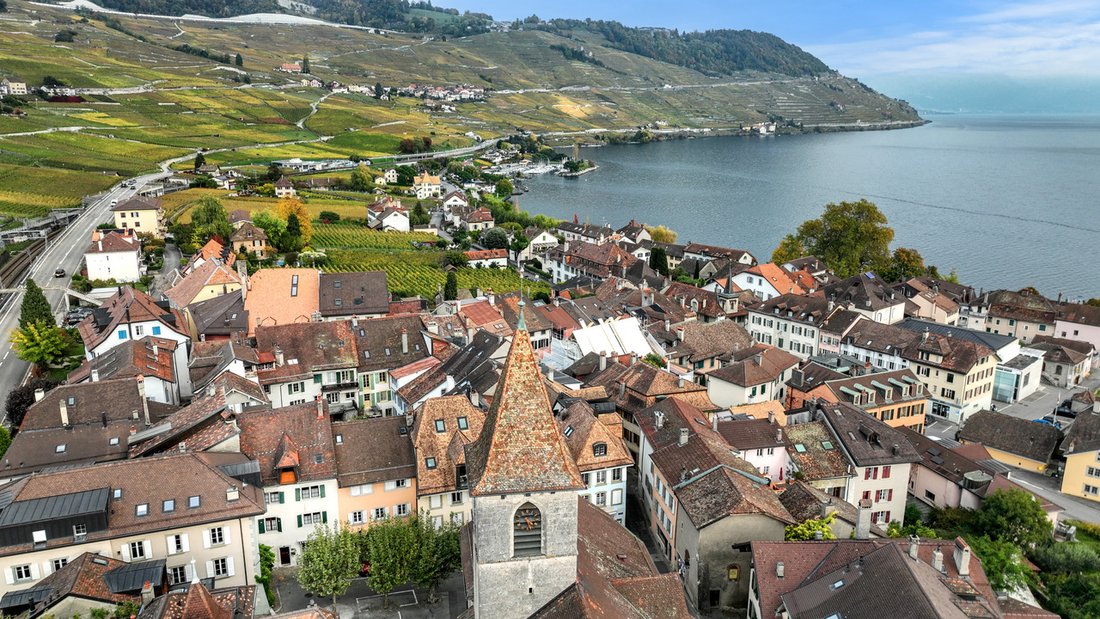 Charming Village House Close To The Lake In Cully